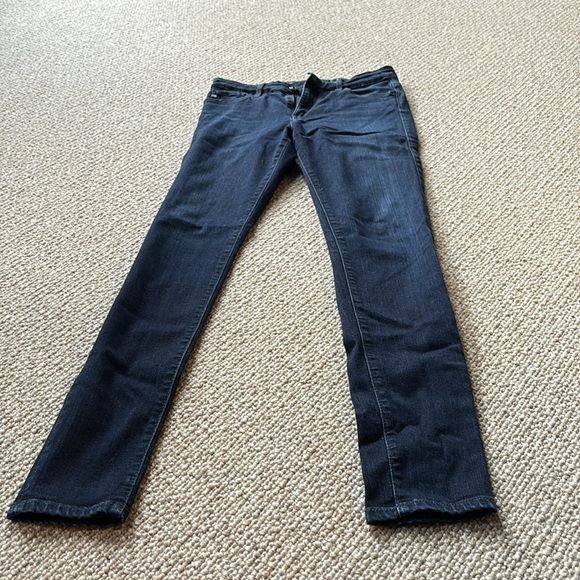 Good condition AG Farrah skinny and high rise jean - Picture 6 of 6